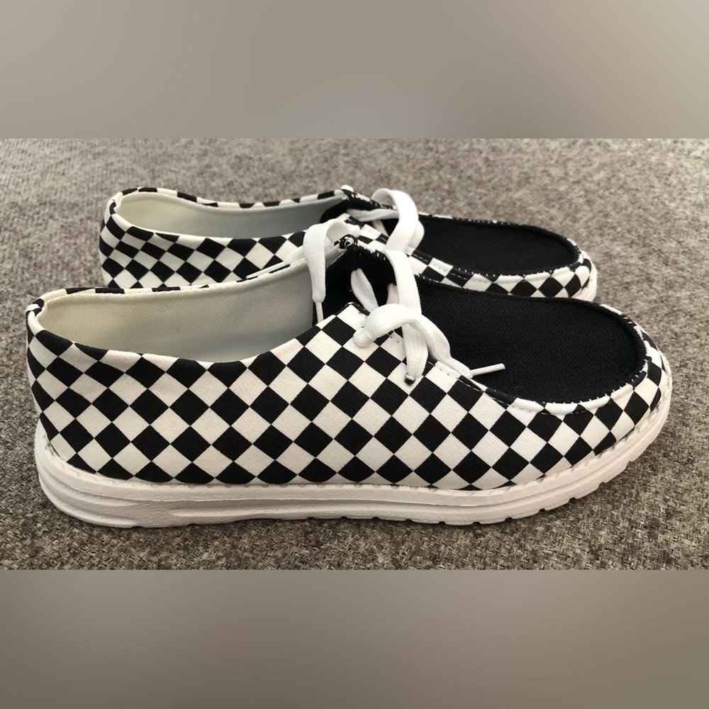 NEW Women’s Checkered Flag shoes